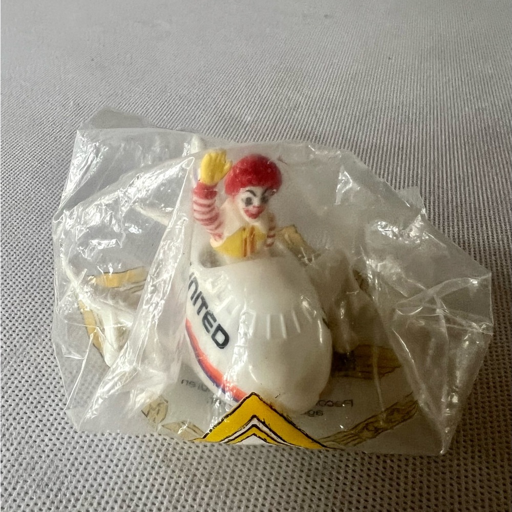 Vintage McDonald’s United Airlines Friendly Skies Happy Meal 747 Ronald Toy New